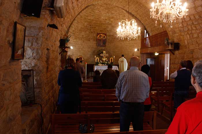 كنيسة سيدة البشارة العجائبية _ بعبدا-1