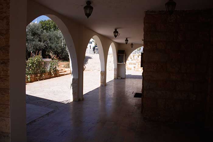 كنيسة سيدة البشارة العجائبية _ بعبدا-7