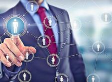 بين المركزيّة واللامركزيّة: أهم النماذج العالميّة.